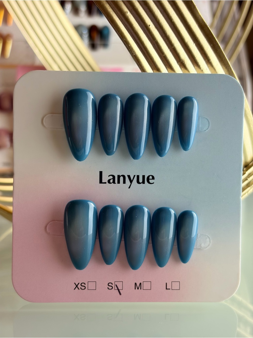 Lanyue Blue Press-On Nail Set small